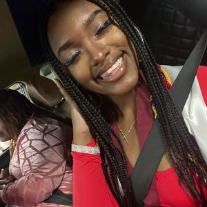 Meet your Posher, Aliya